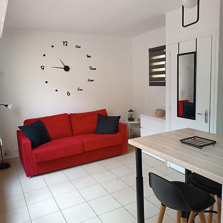 Studio Renove Dans Residence De Vacances Avec Grande Piscine Chauffee, Parking Et Terrasse Агд Экстерьер фото