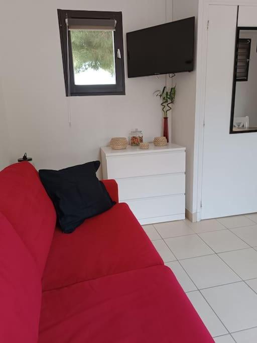 Studio Renove Dans Residence De Vacances Avec Grande Piscine Chauffee, Parking Et Terrasse Агд Экстерьер фото