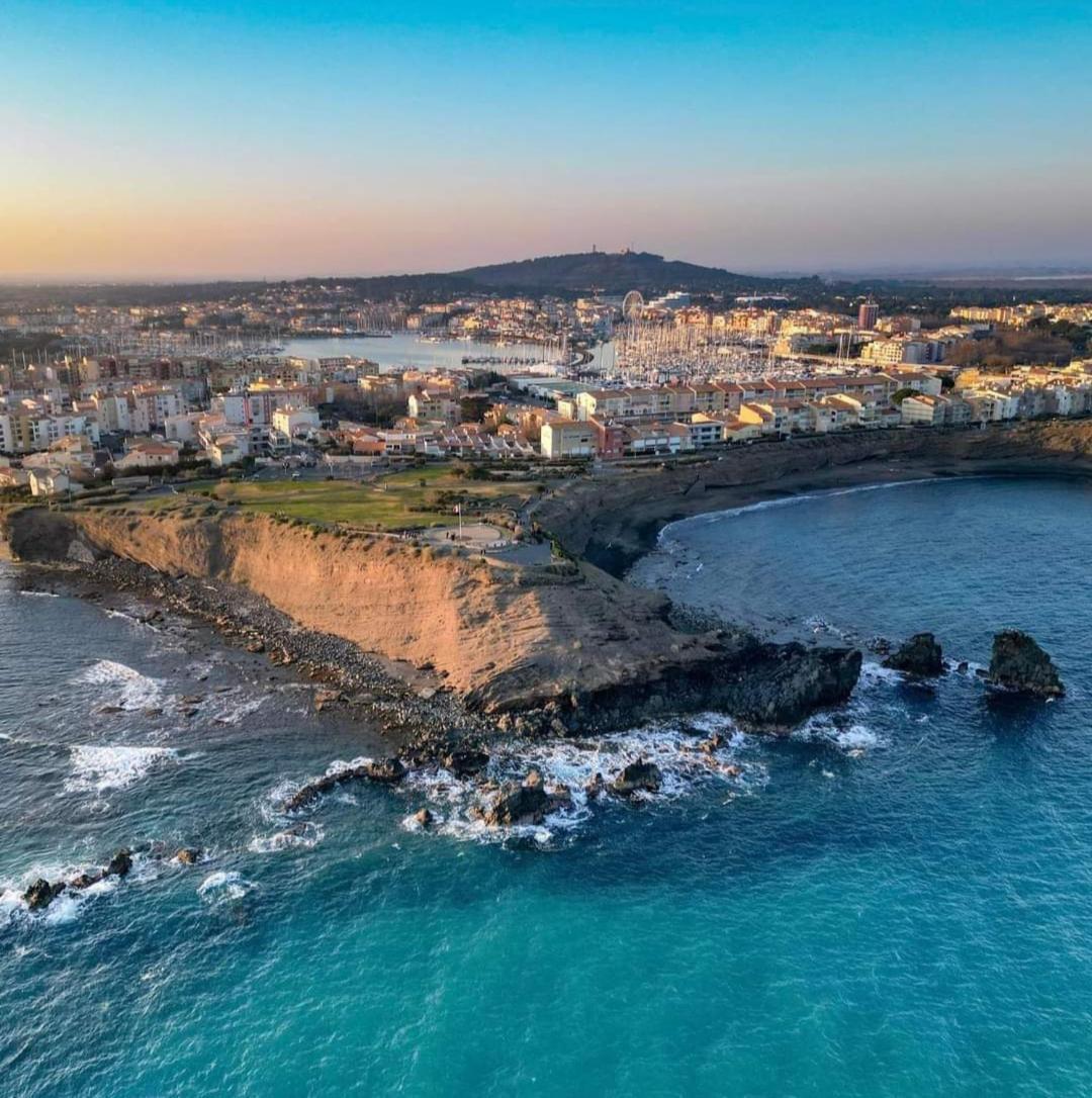 Studio Renove Dans Residence De Vacances Avec Grande Piscine Chauffee, Parking Et Terrasse Агд Экстерьер фото
