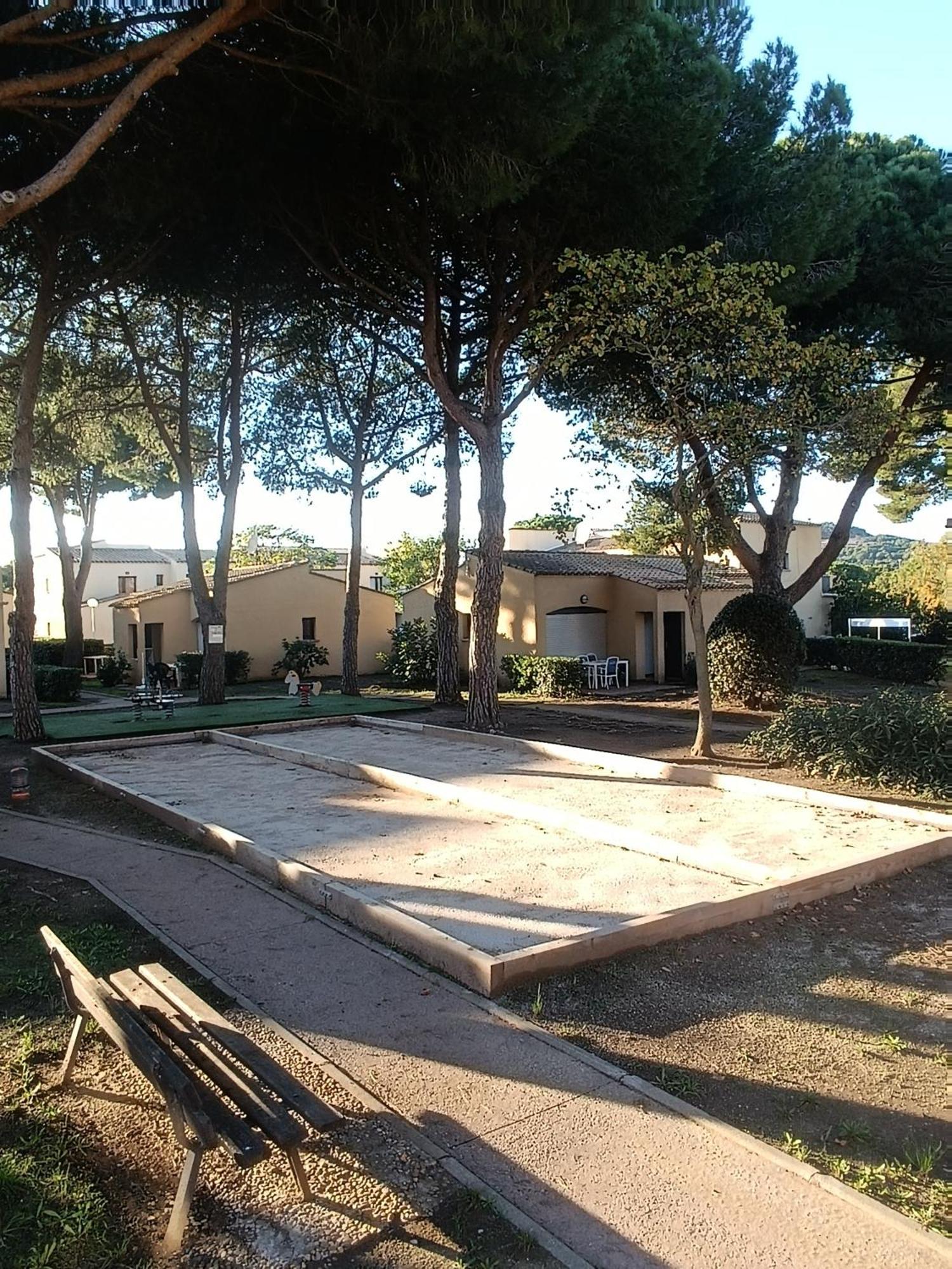 Studio Renove Dans Residence De Vacances Avec Grande Piscine Chauffee, Parking Et Terrasse Агд Экстерьер фото